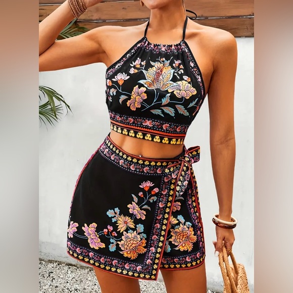 🔥❤️‍🔥 Vibrant Floral Crop Top & Mini Skort Outfit Set - Picture 6 of 9